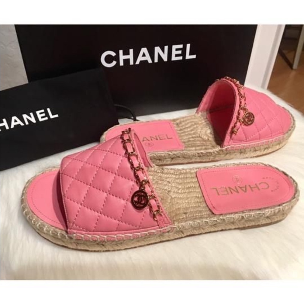 CHANEL Quilted Leather Chain Espadrille slides sandals size 37 6.5 7